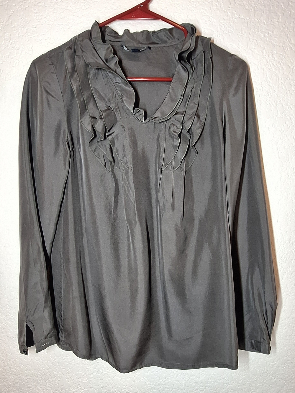 GAP 100% Silk Ruffle V-Neck Blouse Grey Vintage Holiday 2009 Y2K Top Sz Xs